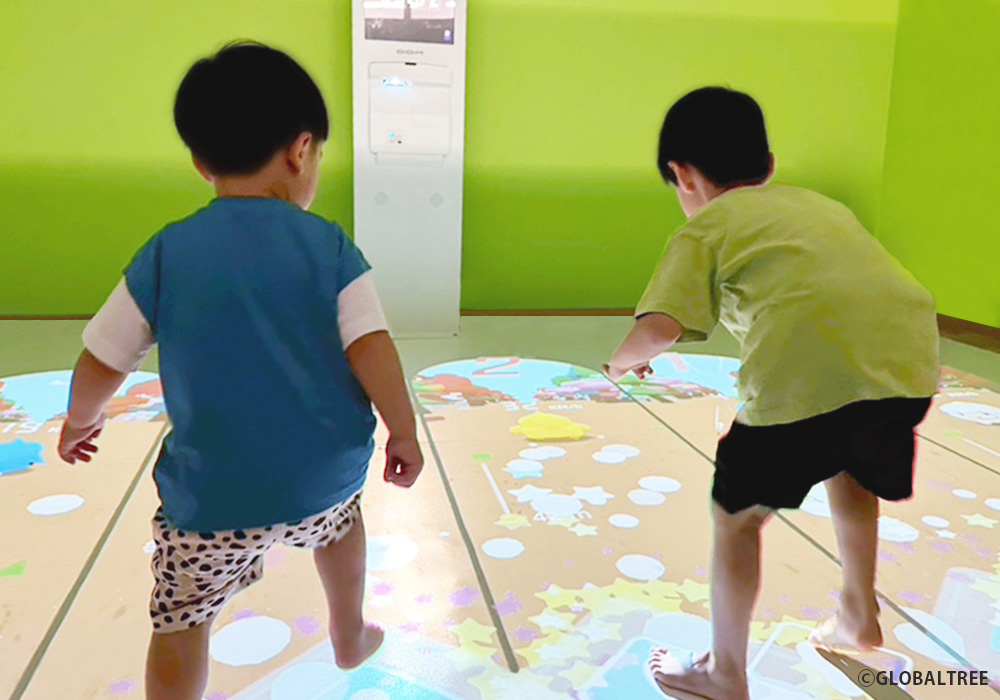 映像に合わせて思いっきり身体を動かそう★ゲーム感覚で楽しめる【DIDIM】を活用した運動遊びに取り組みました！@浦和中尾店・画像